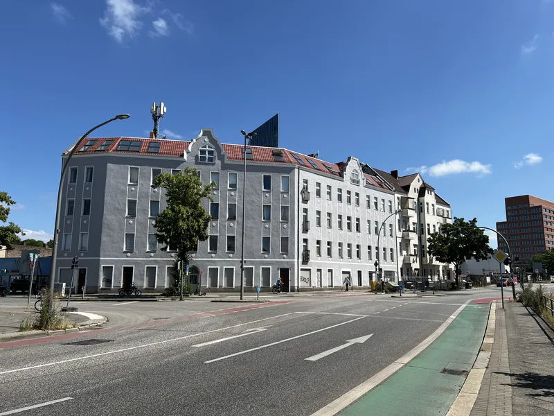 Wohnen mit Charakter: 2-Zimmer-Dachgeschosswohnung in Berlin-Neukölln — photo 1